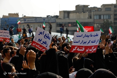 راهپیمایی مردم تهران در محکومیت جنایت تروریستی حرم شاهچراغ (ع)