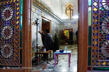 کارگاه عملی «قرمز پررنگ» با هدف نقاشی یادمان شهدای شاهچراغ در شیراز