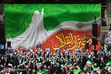 اجتماع بزرگ دختران انقلاب در ورزشگاه شیرودی