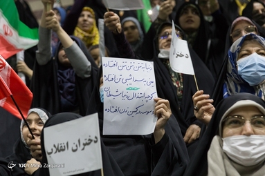 اجتماع بزرگ دختران انقلاب در ورزشگاه شیرودی