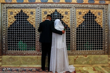 اهدا ۳۱۳ جهیزیه به ۳۱۳ عروس و داماد در حرم شاهچراغ