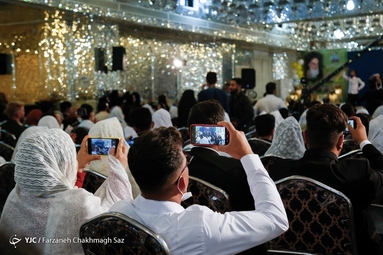 اهدا ۳۱۳ جهیزیه به ۳۱۳ عروس و داماد در حرم شاهچراغ