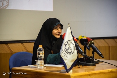 حضور انسیه خزعلی در دانشگاه شریف