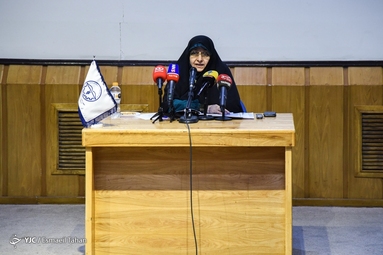 حضور انسیه خزعلی در دانشگاه شریف