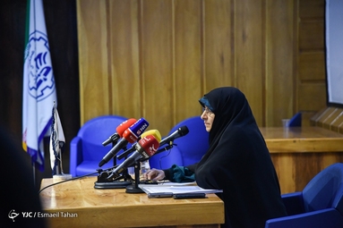 حضور انسیه خزعلی در دانشگاه شریف