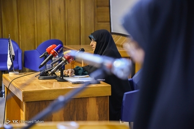 حضور انسیه خزعلی در دانشگاه شریف