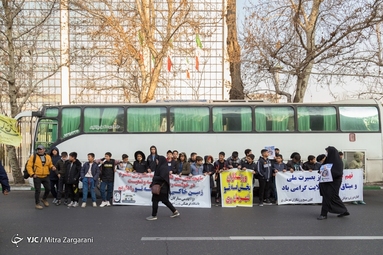 همایش پیاده‌روی خانوادگی از میدان ولیعصر (عج) تا پارک لاله تهران به مناسبت روز بصیرت و میثاق امت با ولایت و گرامیداشت یاد و خاطره سردار شهید سلیمانی