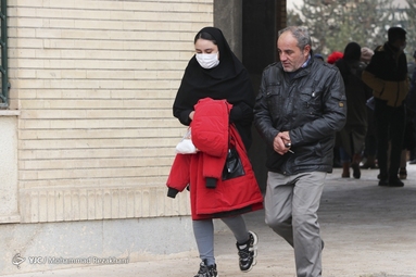 انتظار والدین پشت درب کنکور سراسری ۱۴۰۲ _ زنجان