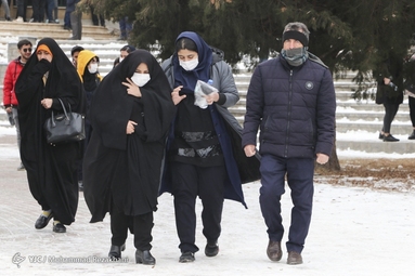 انتظار والدین پشت درب کنکور سراسری ۱۴۰۲ _ زنجان