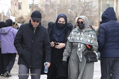 انتظار والدین پشت درب کنکور سراسری ۱۴۰۲ _ زنجان