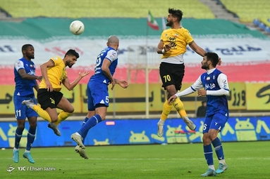 لیگ برتر فوتبال / سپاهان اصفهان ۱ - استقلال تهران ۲