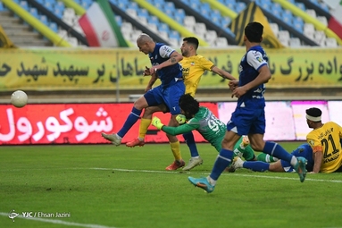لیگ برتر فوتبال / سپاهان اصفهان ۱ - استقلال تهران ۲