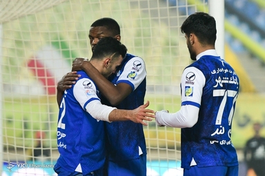 لیگ برتر فوتبال / سپاهان اصفهان ۱ - استقلال تهران ۲