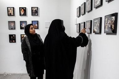 نمایشگاه عکس «۴۴ سال»