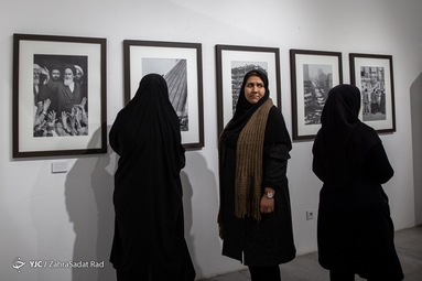 نمایشگاه عکس «۴۴ سال»