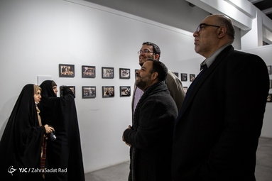 نمایشگاه عکس «۴۴ سال»