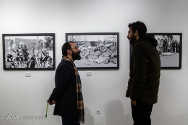 نمایشگاه عکس «۴۴ سال»