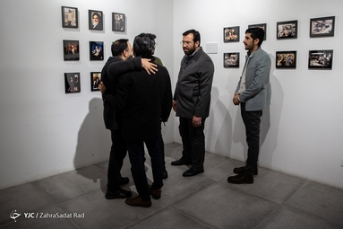 نمایشگاه عکس «۴۴ سال»