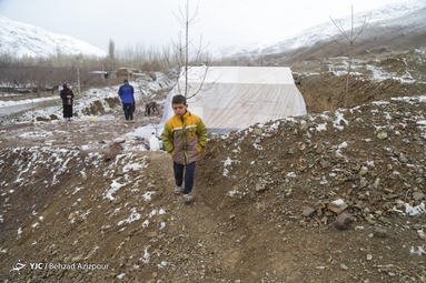 کمک رسانی به روستاهای صعب‌ العبور مناطق زلزله زده خوی