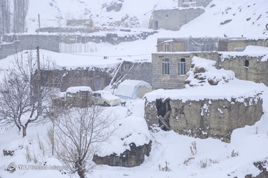 کمک رسانی به روستاهای صعب‌ العبور مناطق زلزله زده خوی