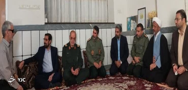 دیدار فرماندار ویژه کازرون و دیگر مسئولان با خانواده معظم شهدا و ایثارگران 