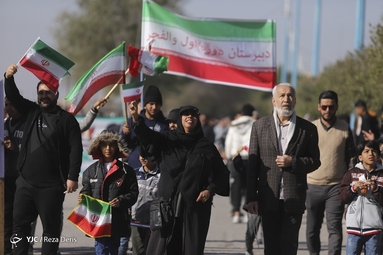 مراسم چهل و چهارمین پیروزی شکوهمند انقلاب اسلامی در خرمشهر