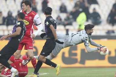 لیگ برتر فوتبال / پرسپولیس تهران ۰ - هوادار ۱