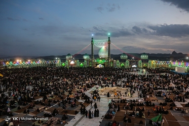 جشن نیمه شعبان در مسجد مقدس جمکران