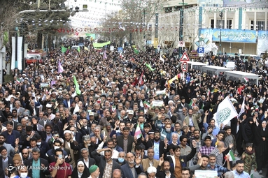 اجتماع عظیم منتظران ظهور / از میدان شهدای مشهد تا حرم مطهر امام رضا (ع)