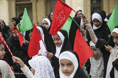 اجتماع عظیم منتظران ظهور / از میدان شورا تا حرم امامزاده محمد (ع) کرمان