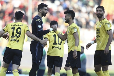 لیگ برتر فوتبال / پرسپولیس تهران ۰ - سپاهان اصفهان ۱