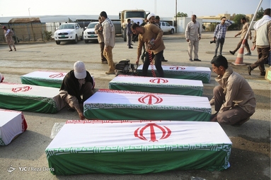 ورود پیکر‌های مطهر ۷۱ شهید دفاع مقدس به کشور