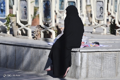 آخرین پنجشنبه سال در گلزار شهدای اصفهان