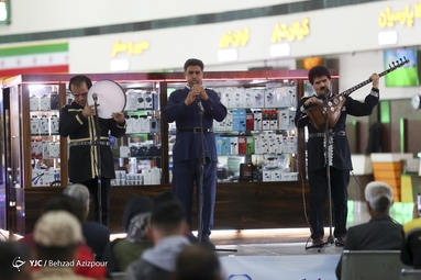 استقبال از بهار و میهمانان نوروزی در پایانه مرکزی تبریز