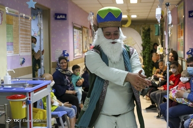 جشن تحویل سال نو در کنار کودکان مبتلا به سرطان