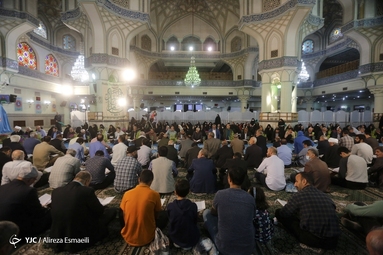جزءخوانی قرآن کریم در حرم عبدالعظیم حسنی(ع)