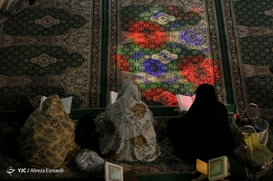 جزءخوانی قرآن کریم در حرم عبدالعظیم حسنی(ع)