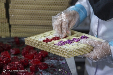 حلوا مسقطی لار از خوشمزه‌ترین سوغاتی‌های استان فارس
