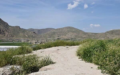 جاده بر روی تپه ۹ هزار ساله نورآباد ممسنی