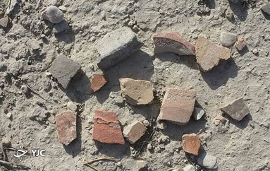 سفال های تپه تاریخی نورآباد ممسنی عکس مربوط به اوایل دهه ۹۰