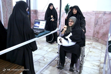 افطاری در حرم مطهر امام رضا (ع)