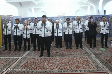 افطاری در حرم مطهر امام رضا (ع)