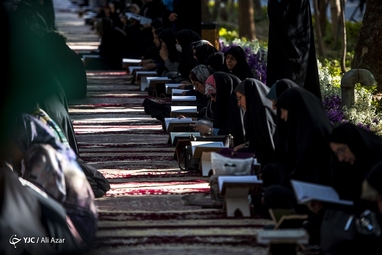 آیین جزء خوانی قرآن کریم در چهار باغ اصفهان