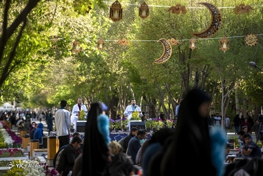 آیین جزء خوانی قرآن کریم در چهار باغ اصفهان