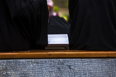 آیین جزء خوانی قرآن کریم در چهار باغ اصفهان