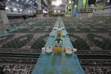 مراسم افطاری در حرم مطهر حضرت عبدالعظیم حسنی (ع)