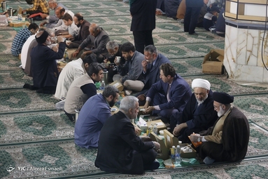 مراسم افطاری در حرم مطهر حضرت عبدالعظیم حسنی (ع)