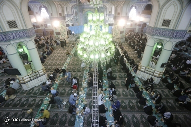 مراسم افطاری در حرم مطهر حضرت عبدالعظیم حسنی (ع)
