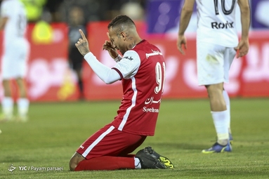 لیگ برتر فوتبال/ پرسپولیس تهران ۳ - ملوان بندرانزلی ۰
