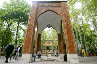 لاله ها در بوستان باغ ایرانی